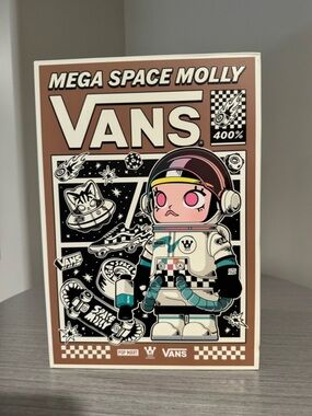 Vans Mega Space Molly 400% Collectible Figure